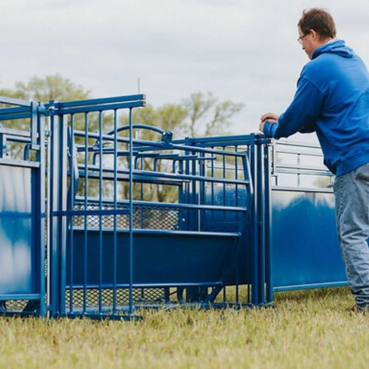 Sydell Tilt Table For Sheep & Goats | #0930 | Width 61" | For 100+ lb Livestock Hoof Trimming