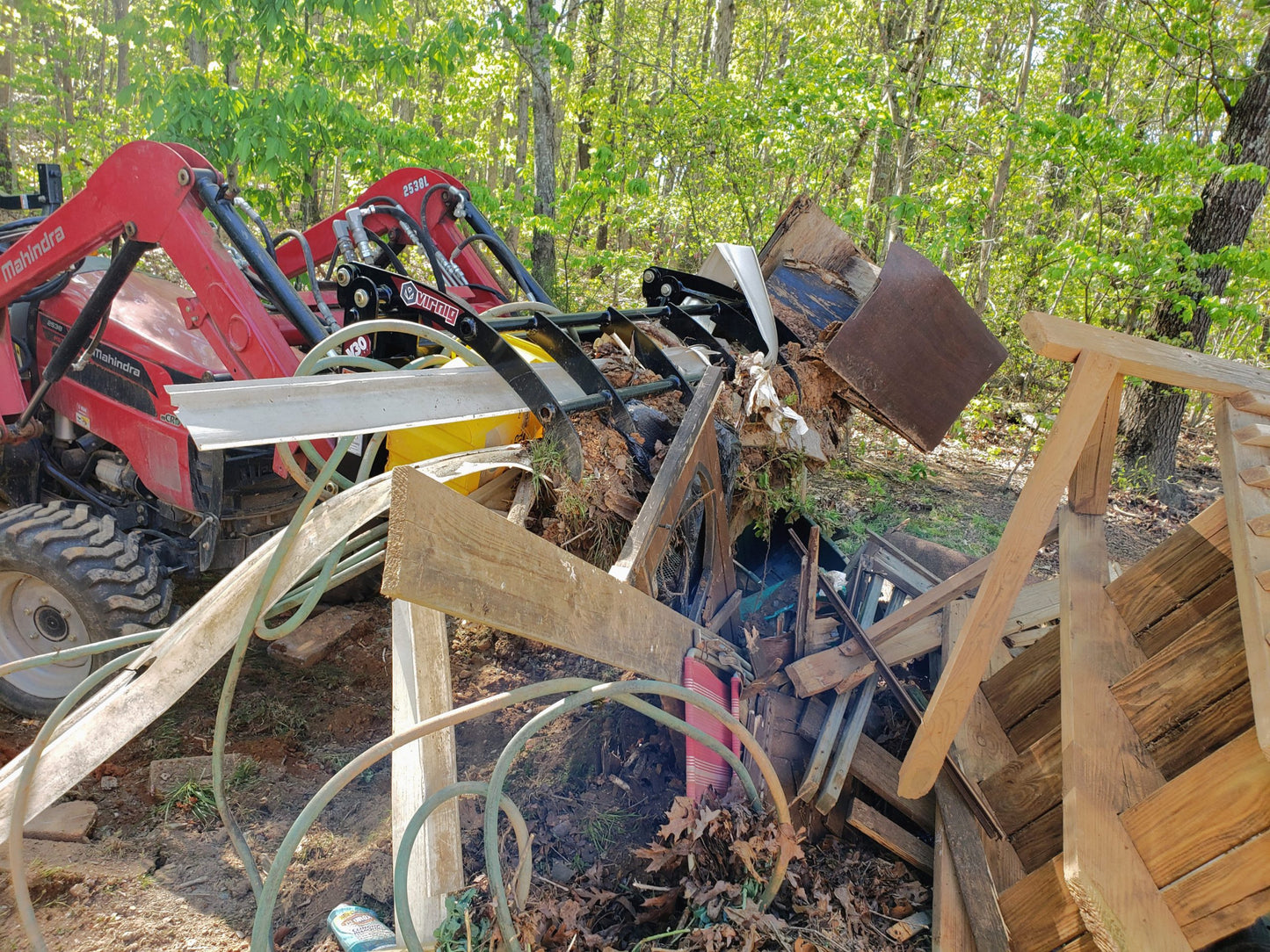 Virnig V30 Compact Tractor Root Rake Grapple | Models URG54-CT, URG60-CT, URG66-CT | Widths 56.5" To 67.5" | Horsepower 25 To 40 HP | For Compact Tractors