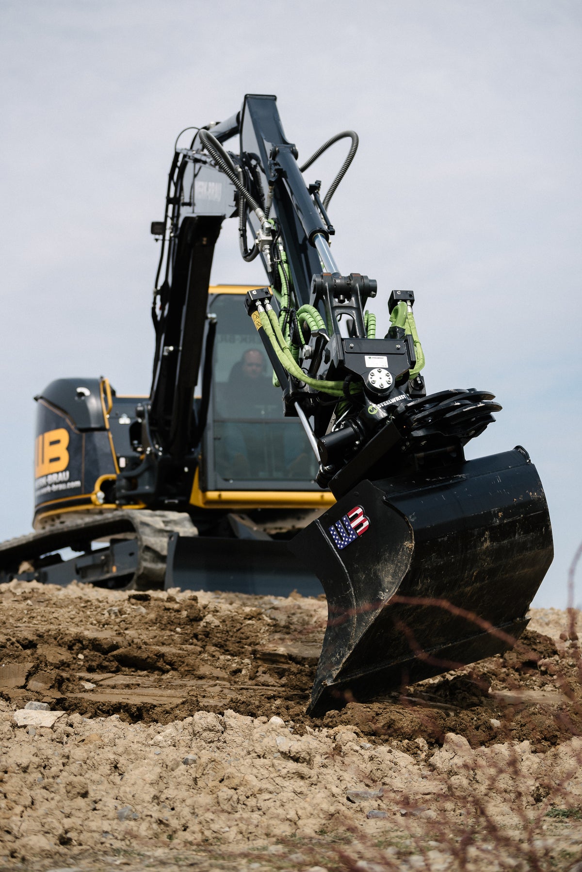 Werk-Brau Tiltrotator | Powered by Steelwrist | Model X02 To X32 | Width 16.9” To 31.8” | ±45° Tilt | 1 To 37 Tons | For Excavator