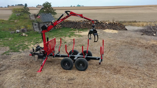 Wallenstein Log Loader | Models LXT-95 & LXT-115 | Trailer Bed Length 96" & 132" | 6-10 HP | For Tractors
