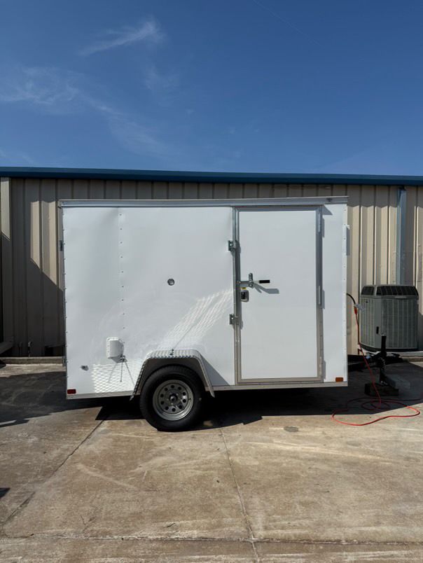 Ripping It Trailers | Walk-In Cooler | 6x10 Enclosed Trailer | Load capacity is 1,850 lbs | Pull Type