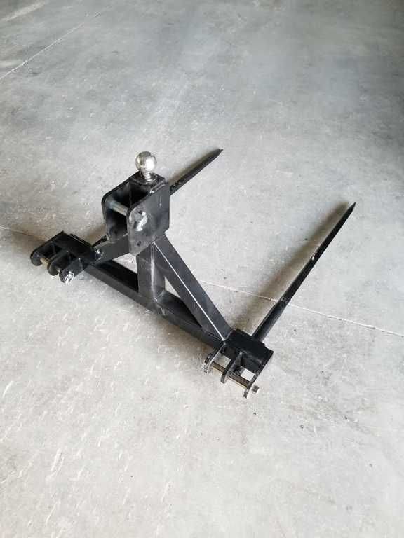 Global Equipment Apache 3PT 2 Bale Spear | Model 3PT | Dual Spears 49" | 30–50 HP | For Tractor
