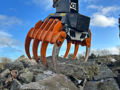 MDE Machinery | Log & Debris Grapple | Model SX1400F | Fixed Position | Opening Width 73.25" | 100% Swedish HARDOX Steel | Machine Size 13-18 Ton | For Telehandlers
