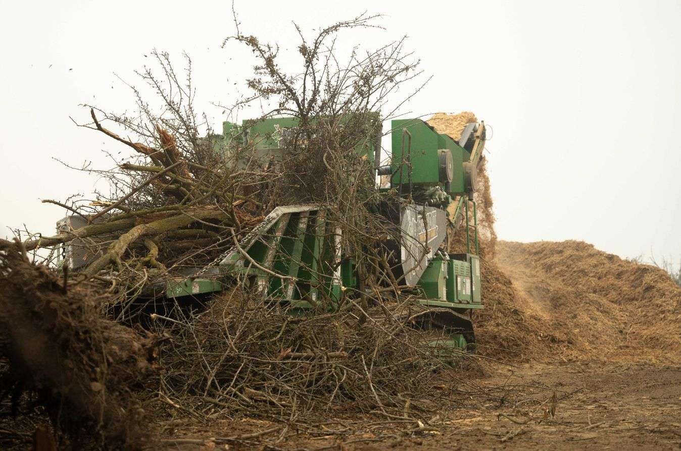 2025 Bandit Beast Horizontal Grinder | Model 3680XP - Track & Towable | Width 130" & 139" inches | Fuel Tank 300 & 400 Gallons