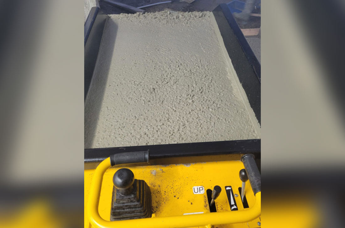 Baumalight Mini Dumper | Model DT515RH | Tracked | 22.1 HP Honda GX690 | 0.5 yd³ Liquid Capacity | 35.8" Width