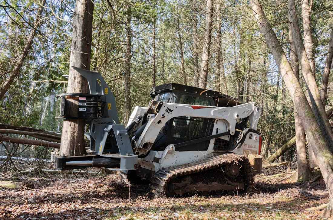 Baumalight | Horizontal Tree Shear | ISH918G | Limb Size 18" | Weight Class 7,000–18,000 lb. | Hydraulic Flow 20–70 GPM | For Skid Steers