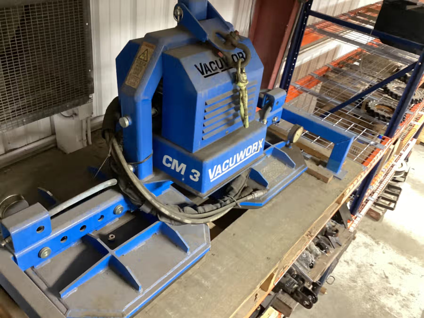 Vacuworx Vacuum Lifting System | Model SL2 | Width 29" | 4,400 lb Capacity | 1 To 10 Ton | 10 GPM | For Skid Steer & Mini Excavator