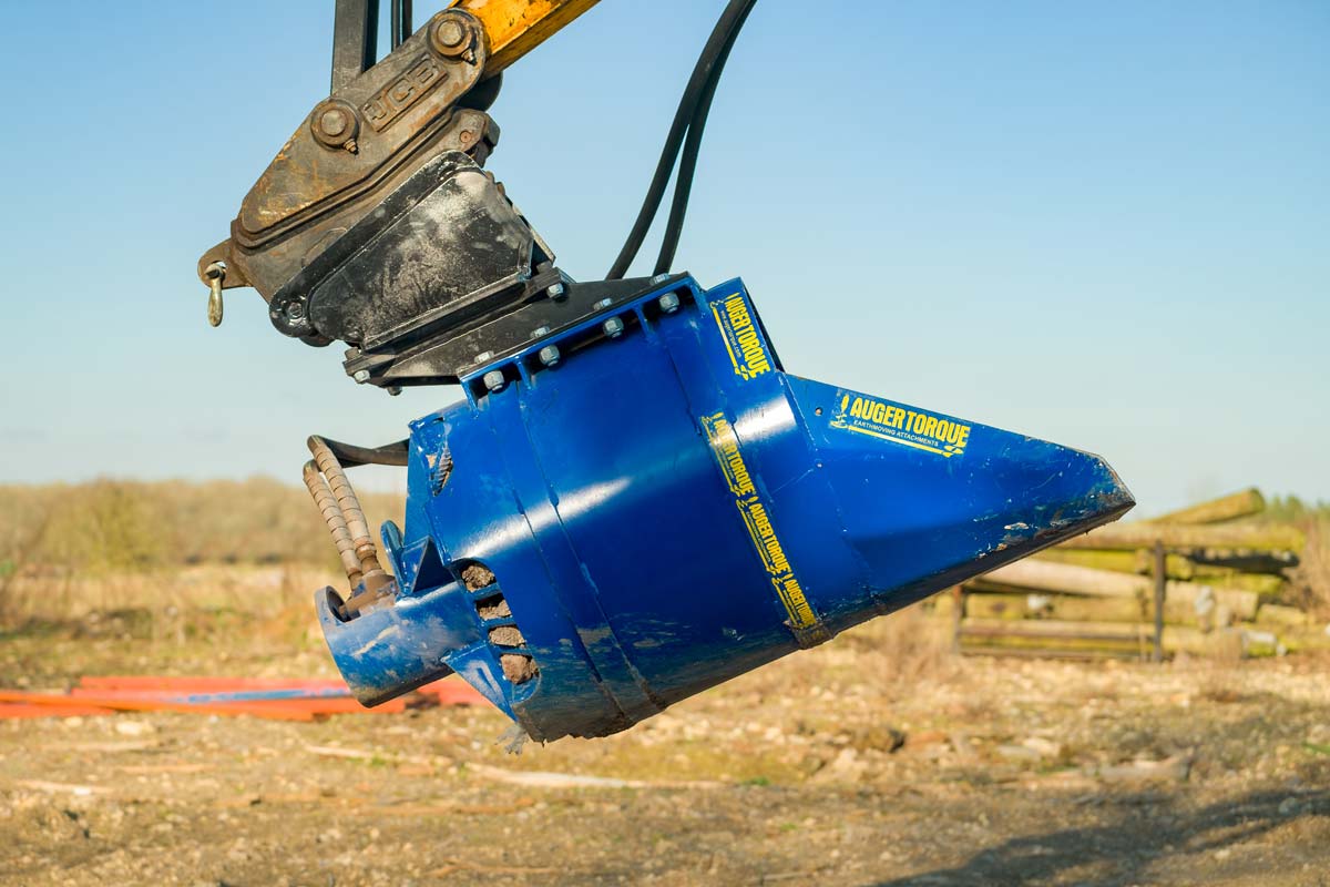 AUGER TORQUE CONE CRUSHER BUCKET WITH ROTATING CONE FOR EXCAVATOR, BACKHOE & SKID-STEER