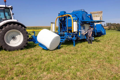 GÖWEIL | VARIO-MASTER | Baler-Wrapper Combination | Working width 11.48 feet | 80-140 cm Bale Diameter | Minimum 90 kW (120 hp) | For Tractor