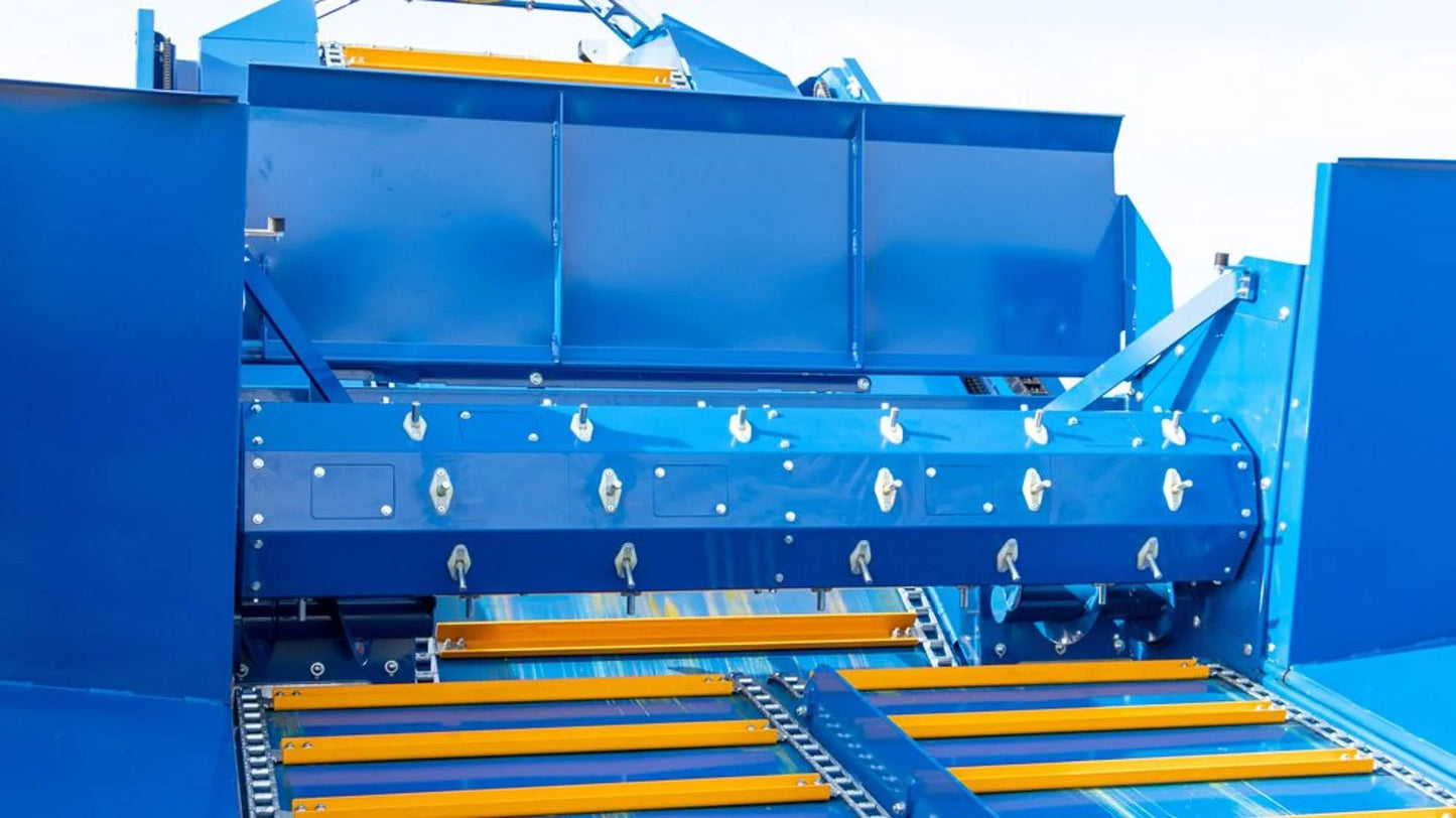 GÖWEIL | VARIO-MASTER | Baler-Wrapper Combination | Working width 11.48 feet | 80-140 cm Bale Diameter | Minimum 90 kW (120 hp) | For Tractor