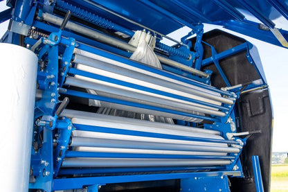 GÖWEIL | VARIO-MASTER | Baler-Wrapper Combination | Working width 11.48 feet | 80-140 cm Bale Diameter | Minimum 90 kW (120 hp) | For Tractor