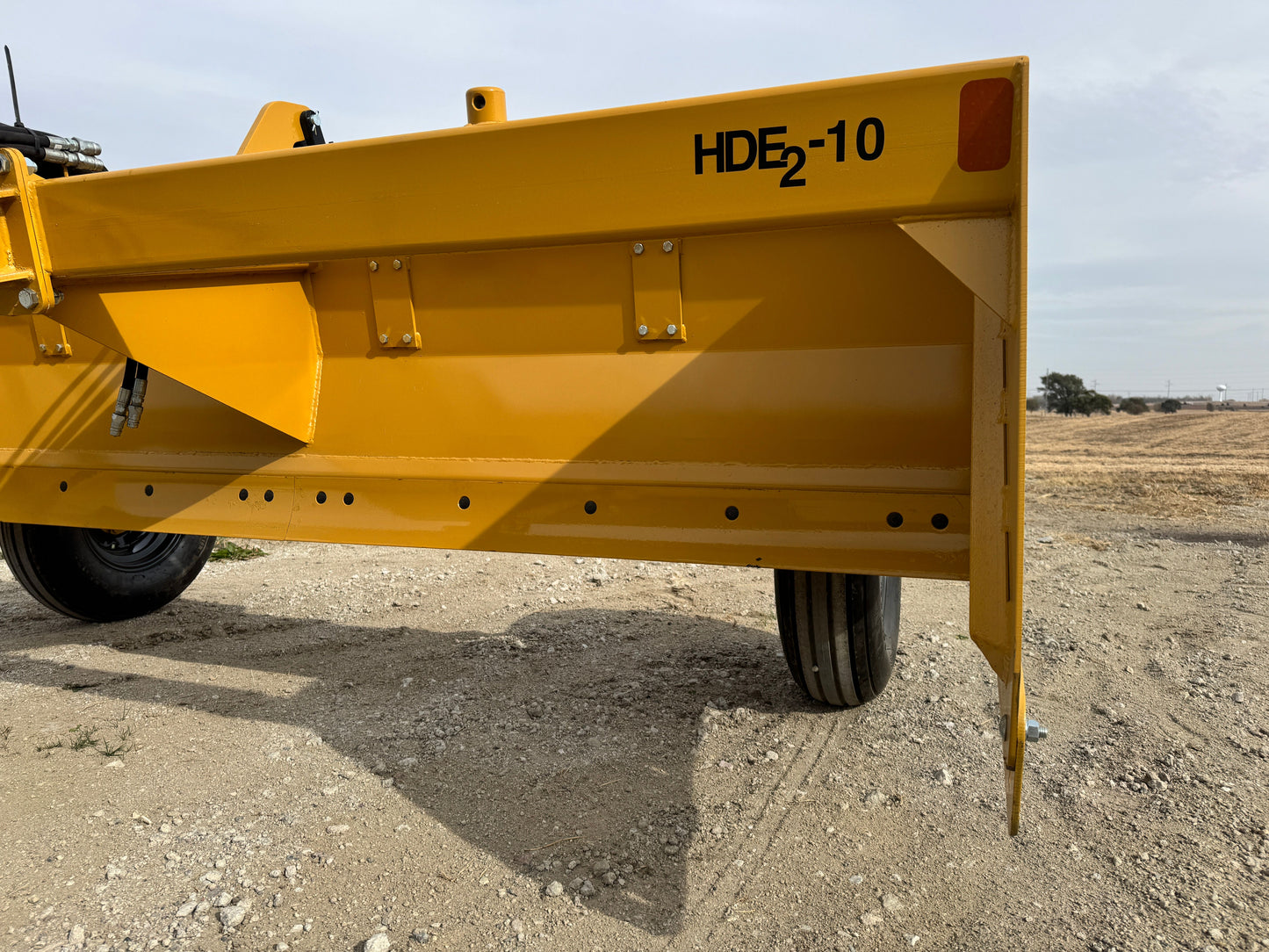 Apache Henke Buffalo 12' Estate II & Feedyard Scraper | Working Width 12' | 100–275 HP | For Tractors