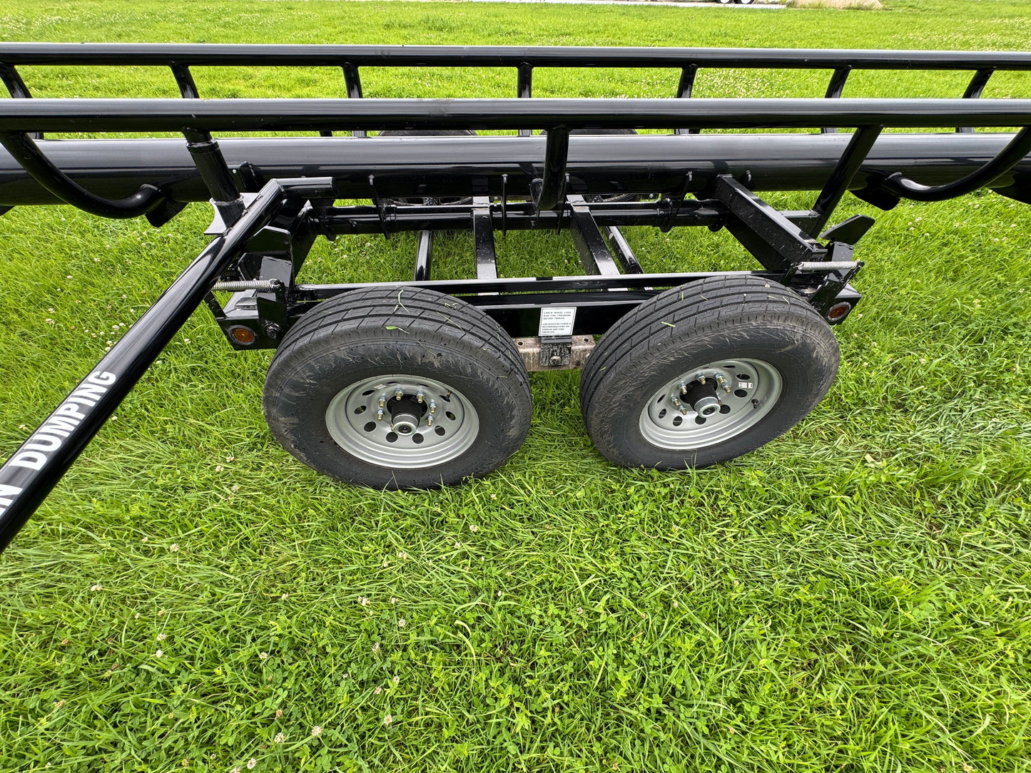Global Equipment Apache Hay Hauler Inline Bale Trailers | Rail Length 25′, 32′, 36′ & 42′ | Bumper Pull & Gooseneck | For Hay Transport