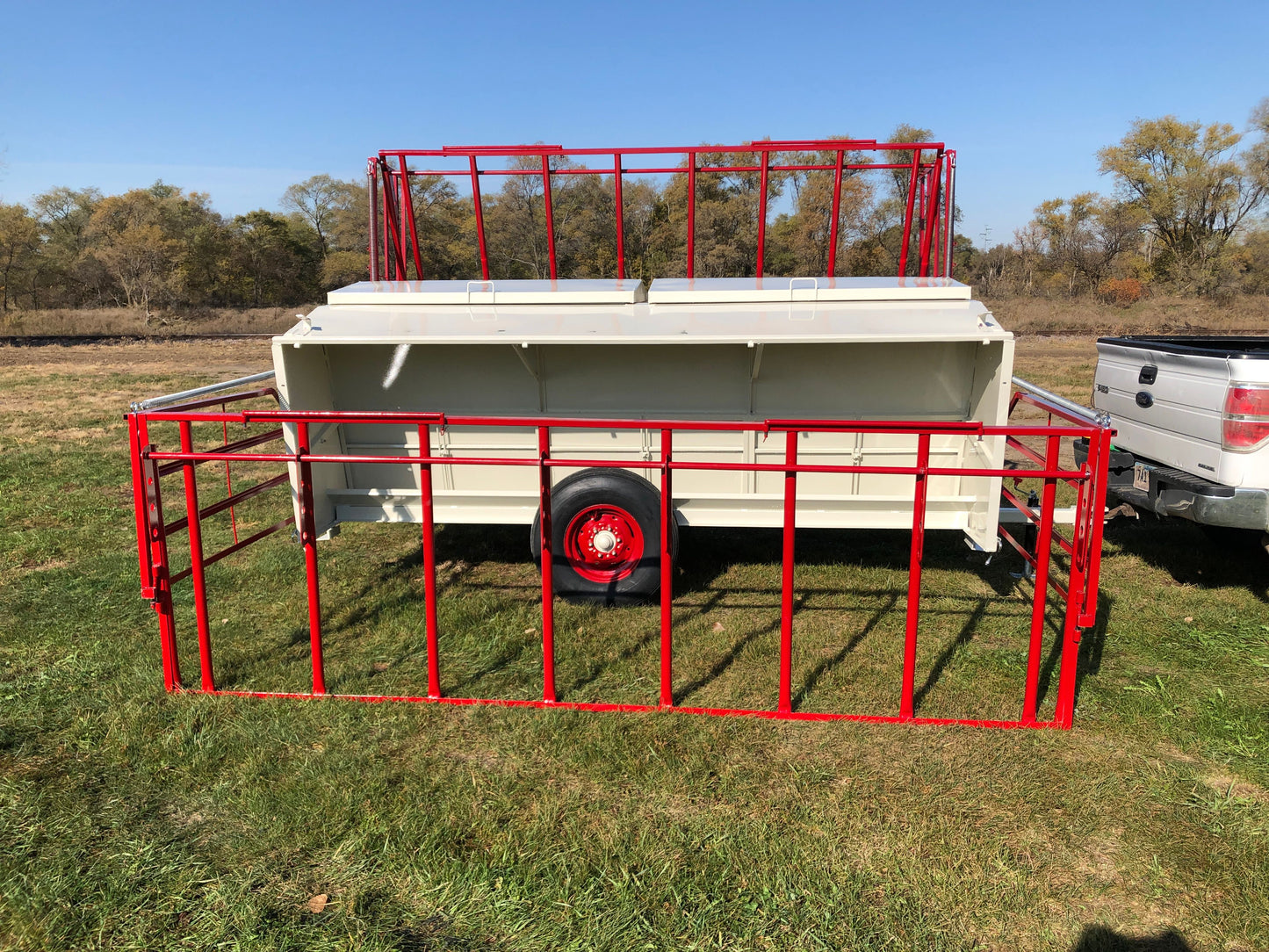 Apache Equipment 225 Creep/Self Feeder | Length 12' | Capacity 225 Bushel | Portable & Skid | For Daily Feeding Pressure