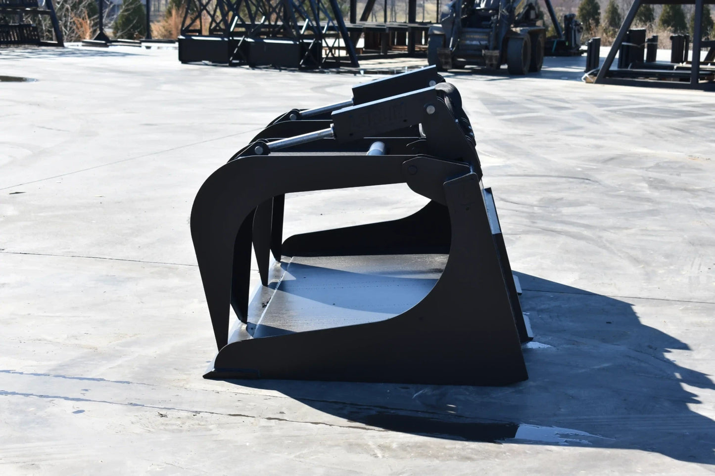 Loflin Fabrication Monster Grapple Bucket | 72" To 96" Width | Hydraulic Flow 44 To 86 GPM | For Skid Steers