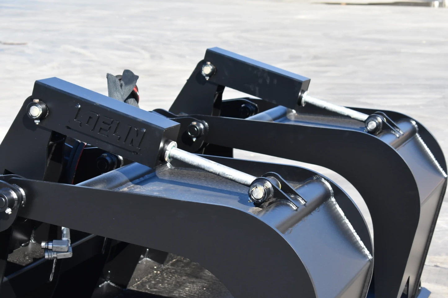 Loflin Fabrication Monster Grapple Bucket | 72" To 96" Width | Hydraulic Flow 44 To 86 GPM | For Skid Steers