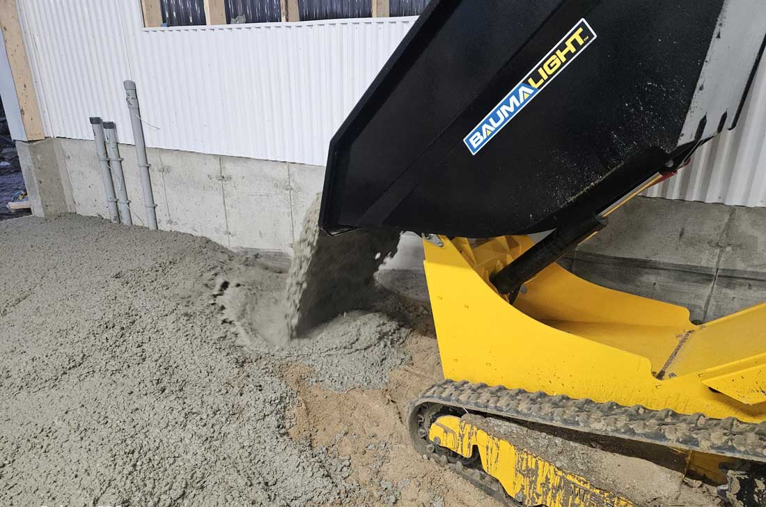 Baumalight Mini Dumper | Model DT515RH | Tracked | 22.1 HP Honda GX690 | 0.5 yd³ Liquid Capacity | 35.8" Width