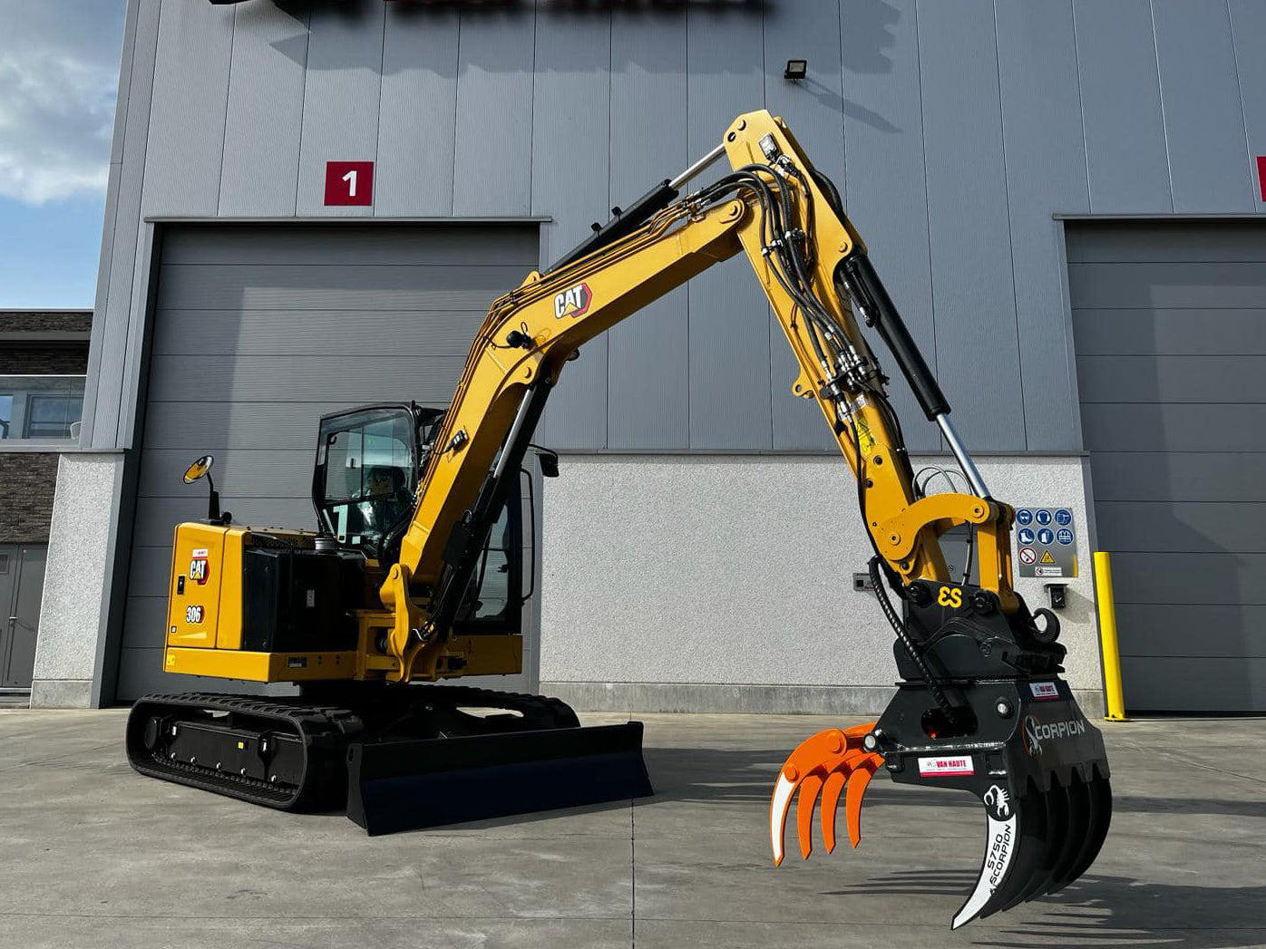 MDE MACHINERY 26.4" TO 75" SCORPION EXCAVATOR GRAPPLE 100% SWEDISH HARDOX STEEL WITH MOUNT & PINS FOR EXCAVATOR