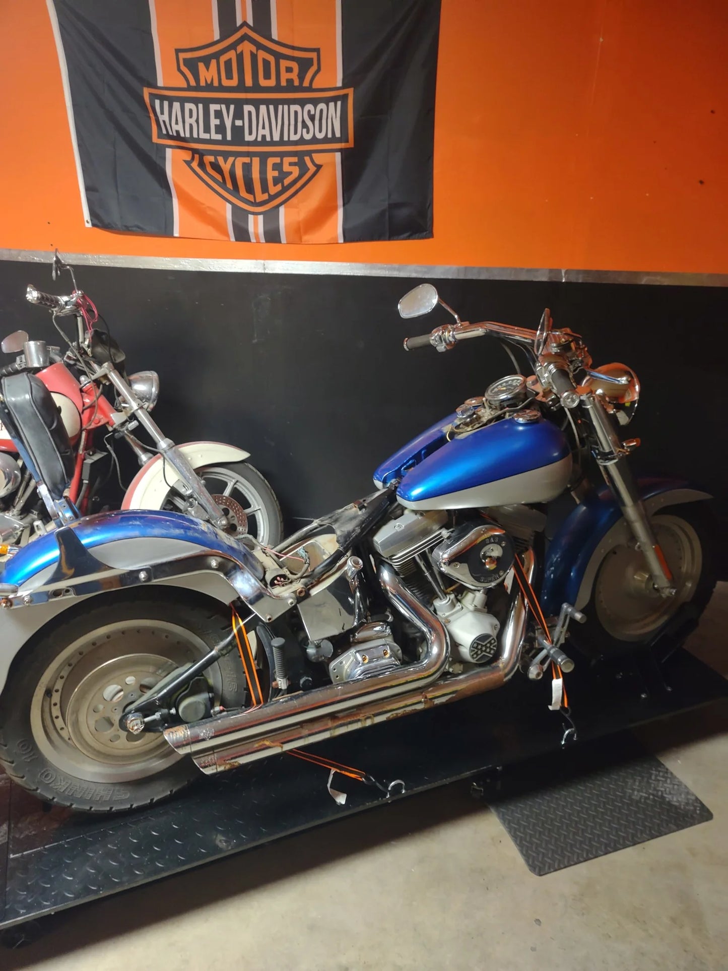 Black Widow Hydraulic Motorcycle Lift Table | Model BW-680 | Platform Size 86-3/4" x 26-7/8" | Capacity 1,000 lb | For Street, Sport & Racing Bikes