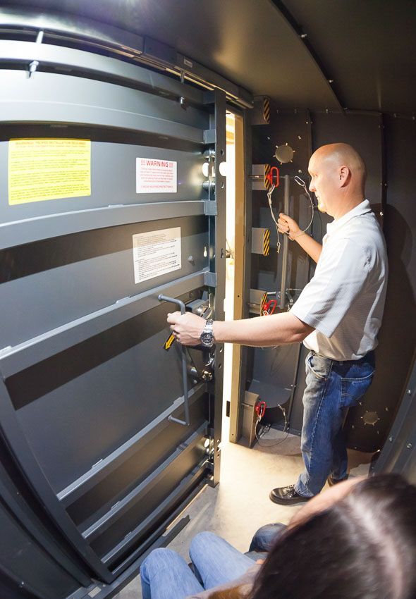 Swisher 6-Person ESP Safety Shelter | Model SR84X039G | 87" External Length | EF5 Tornado Protection | Up to 6-Person Capacity | FEMA & NSSA Certified Safe Room