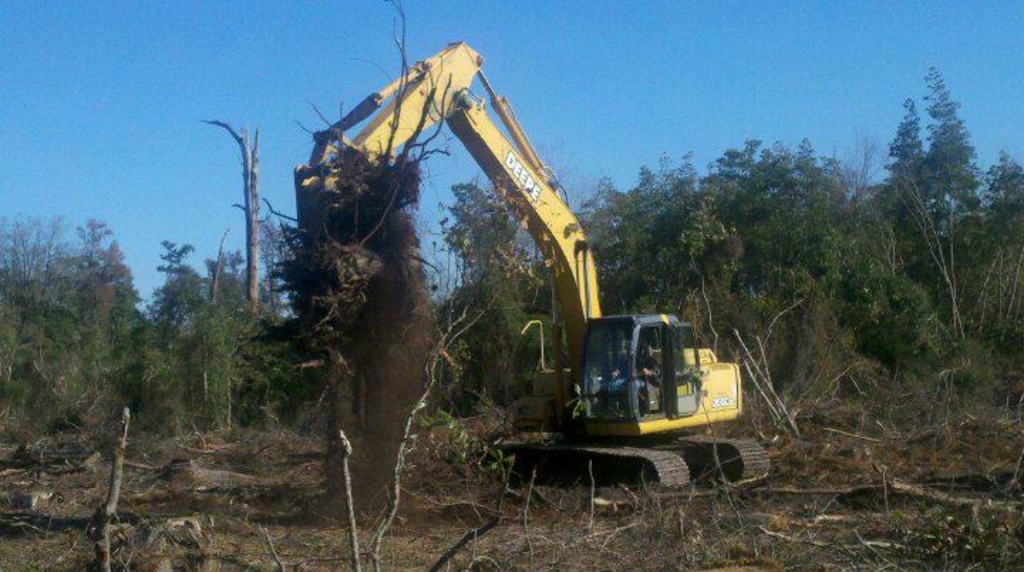 IS ATTACHMENT AR400 STEEL TREE STUMPER AND RAKE FOR 24000 TO 60000 LB EXCAVATOR