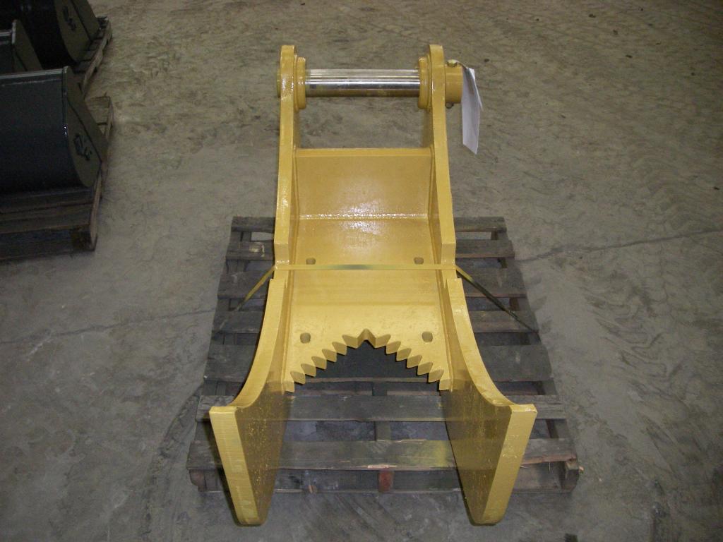 IS ATTACHMENT AR400 STEEL TREE STUMPER FOR 24000 TO 60000 LB EXCAVATOR