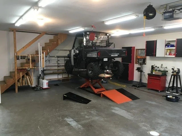 Black Widow Air/Hydraulic UTV & Trike Lift Table Wide | Model UTV-2500-60 Model UTV-2500-64 | Platform Size 64" | Capacity 2,500 lb | Horsepower Up To 100 HP | For UTVs, ATVs & Trikes