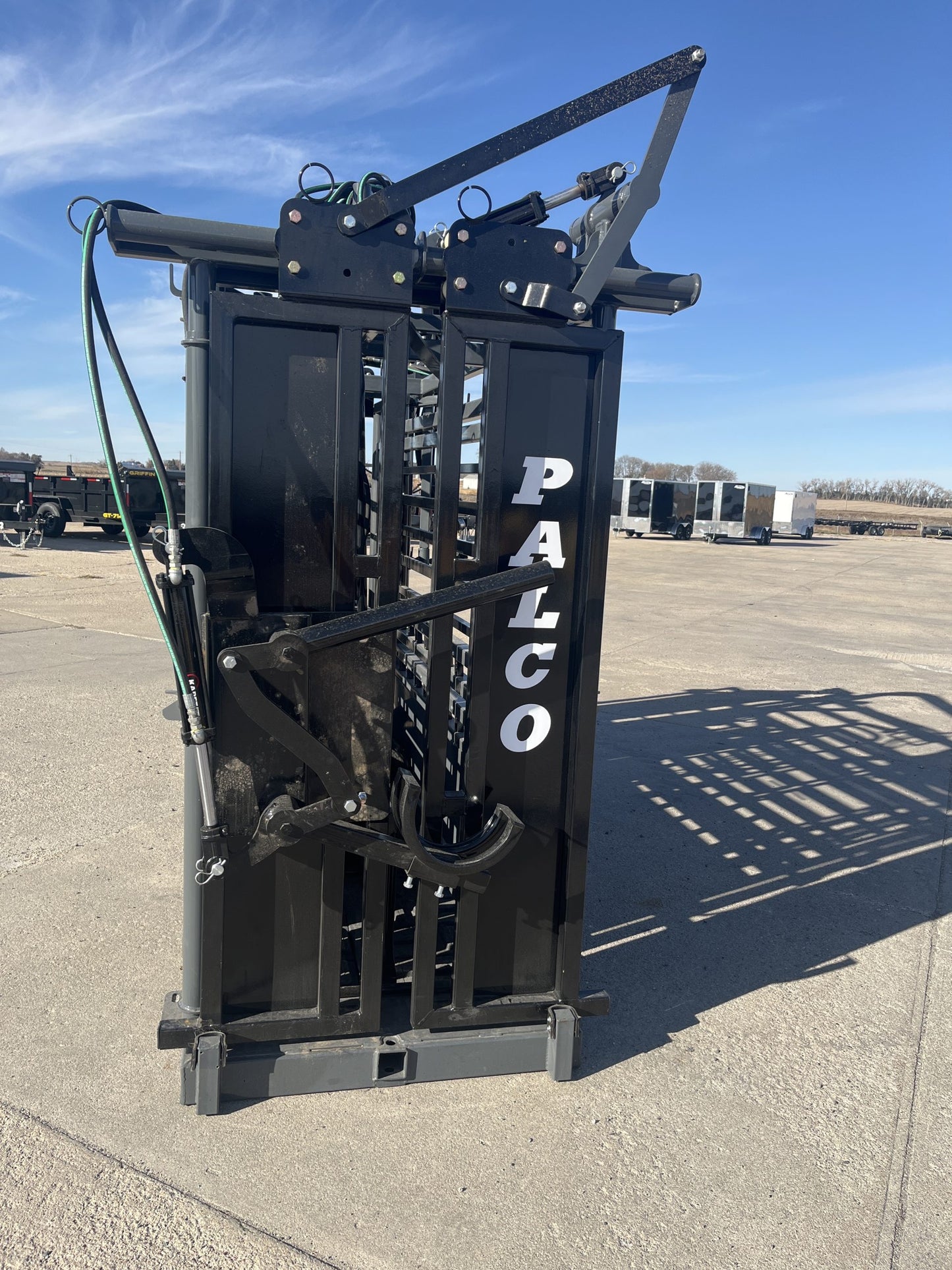 Palco Premium Hydraulic Chute | Model HSP12 | Width 53" | 2,200 LBS | For Cattle Operations & Ranches
