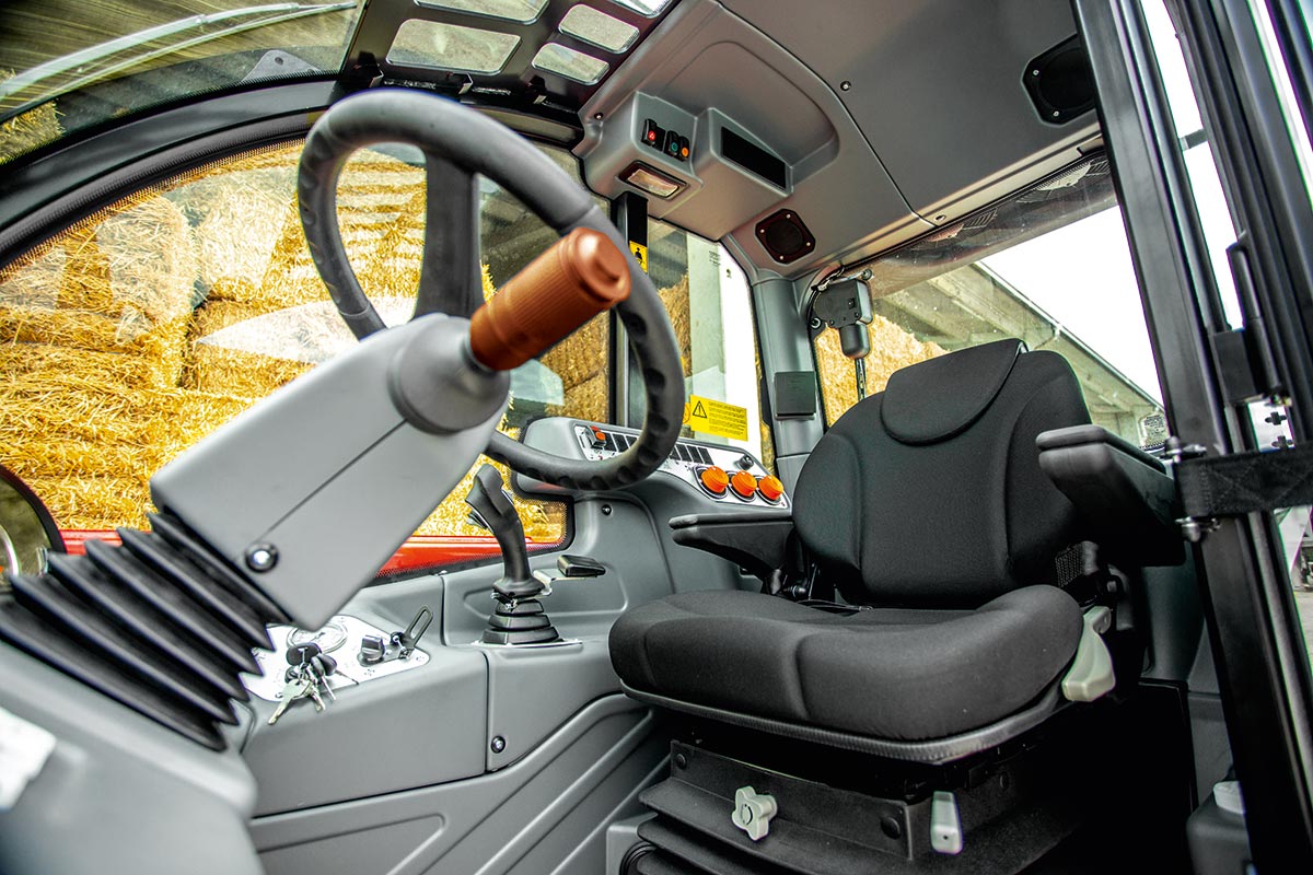 Faresin USA Telehandler | Model FR Heavy Duty Series | Lift Height 29.5–32.8 ft | Engines 74–134 HP | Capacity 12,000–14,000 lbs | For Construction & Agriculture