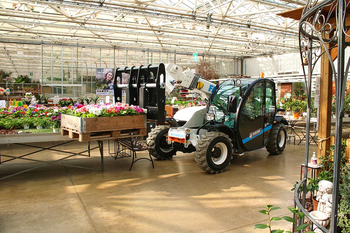 Faresin USA Full Electric Telehandler | Model Small Range 6.26 | Lift Height 19.7 ft | Battery 24–43 kWh | Capacity 5,732 lbs | For Construction & Agriculture