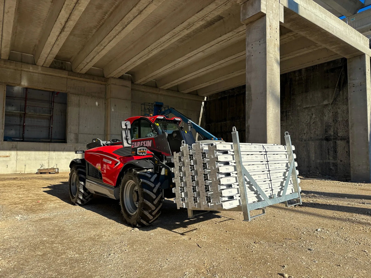 Faresin USA FS Middle Series Telehandler | Model FT-8823 | Lift Height 23′ 3″ | Capacity 8,818 lbs | For Construction & Agriculture