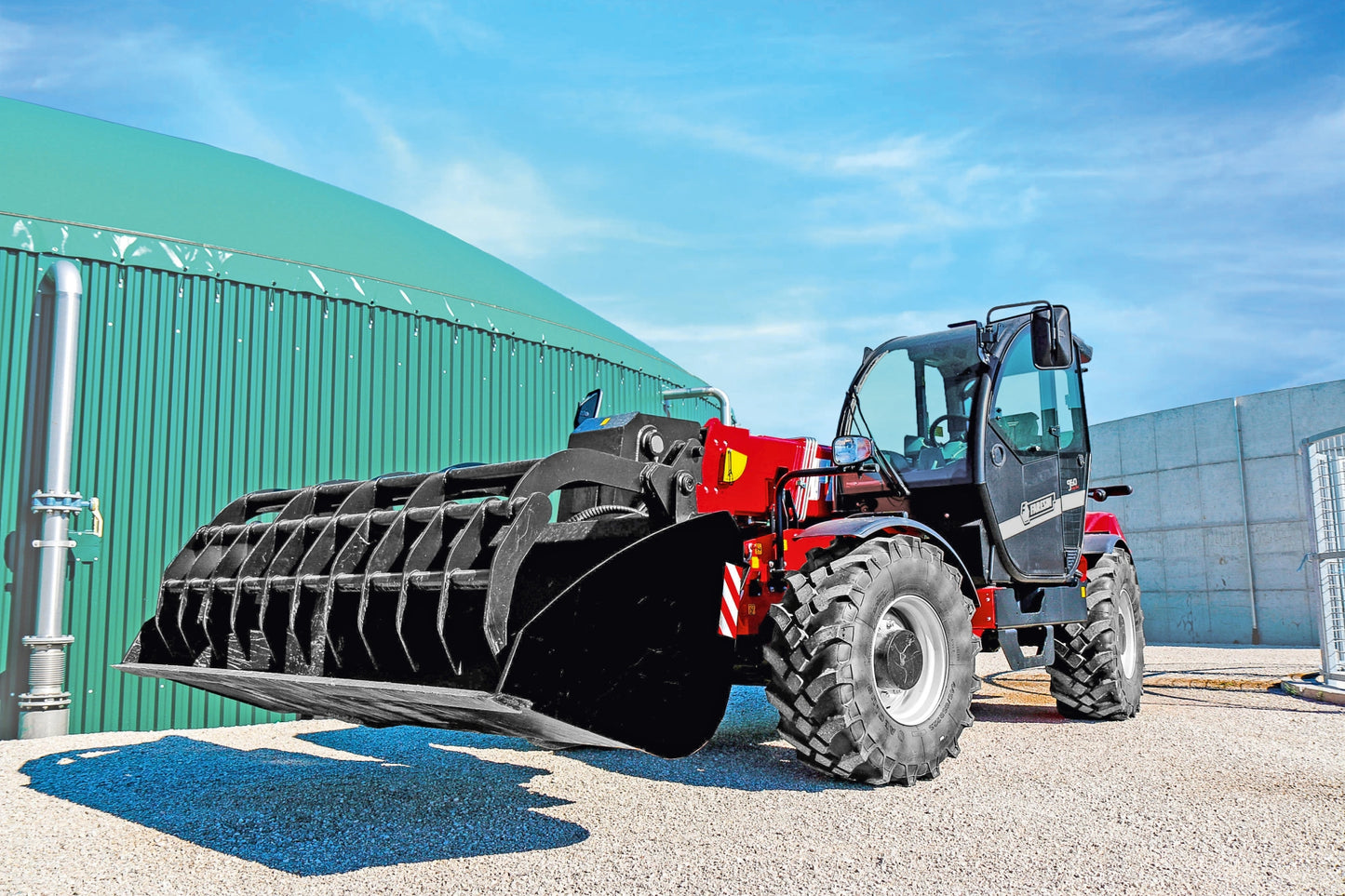 Faresin USA Heavy Duty Range Telehandler | Model FT-1329 | Lift Height 28′ 9″ | Capacity 13,227 lbs | 101 HP Engine | For Agriculture & Construction