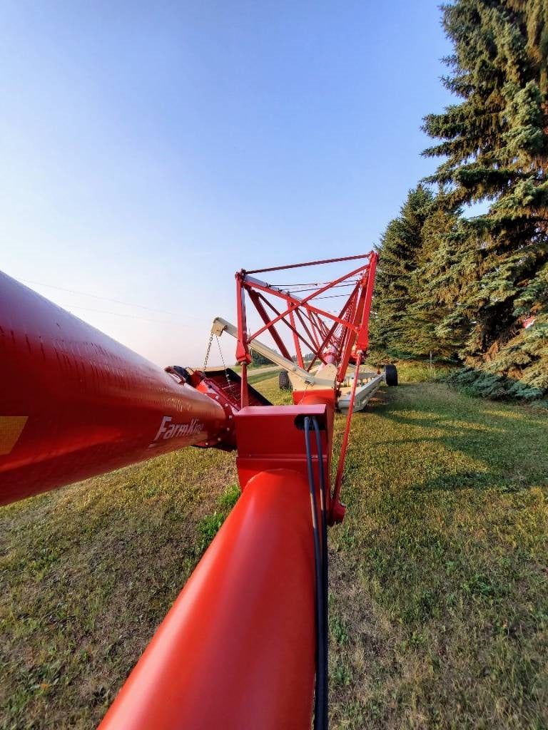 Farm King Back-saver Grain Auger | Model 16124 | Size 16" x 124' | Multi-flighting Hopper | 175 HP | For Tractors