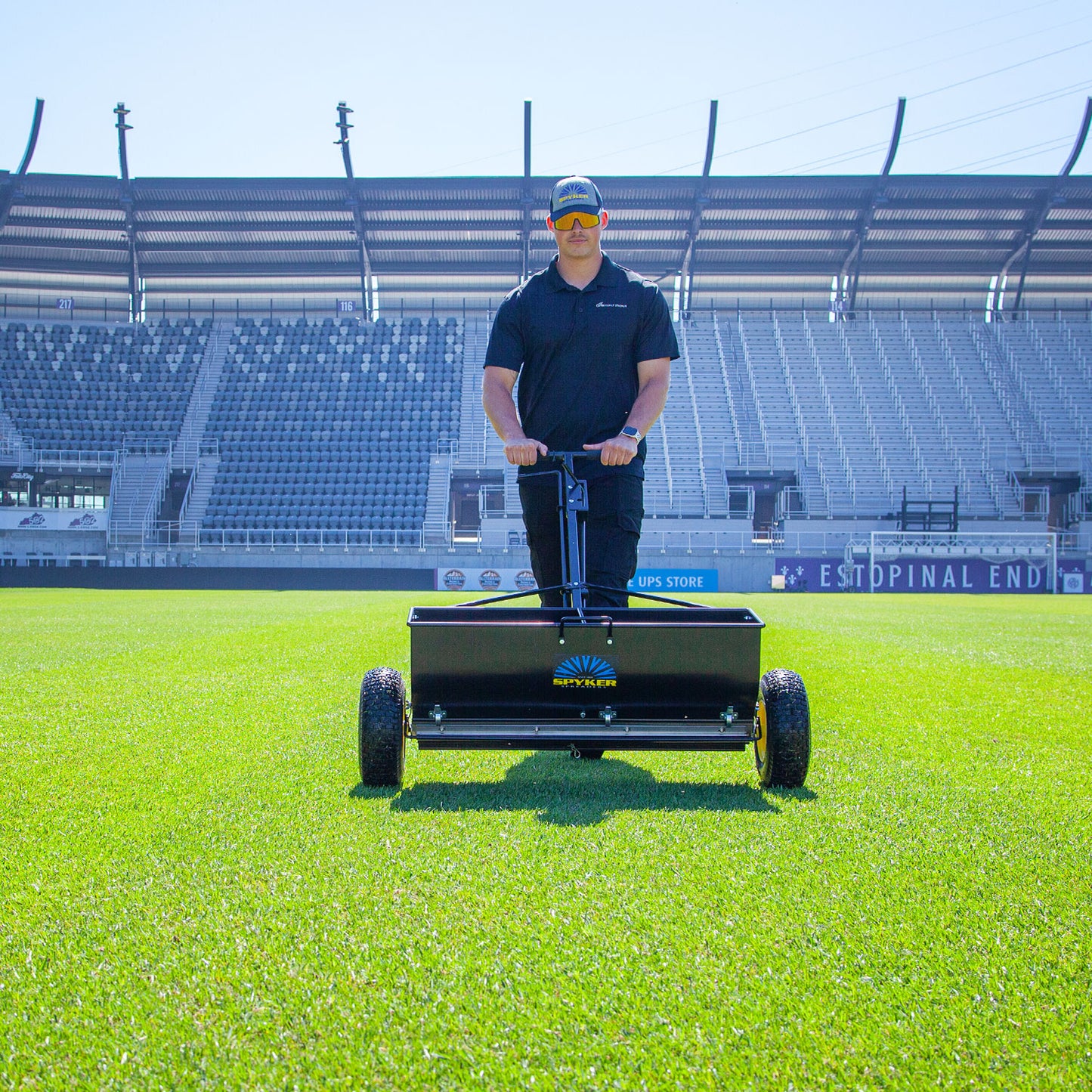Spyker Pro-Series Drop Spreader | Model P70-12010 | Hopper Capacity 120 lb. | 36" Spread Width