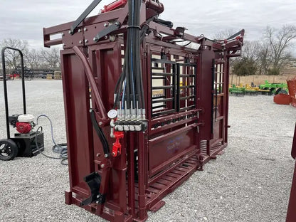 Global Equipment Palco Hydraulic Chute | Model 1185 | Width 30" | Hydraulic | For Cattle Handling & Ranch Operations