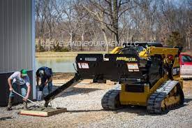 Danuser Auger Bucket Discharge F/Asphalt | Width 21.5" inches | Hydraulic Flow 12 GPM | For Skid Steers