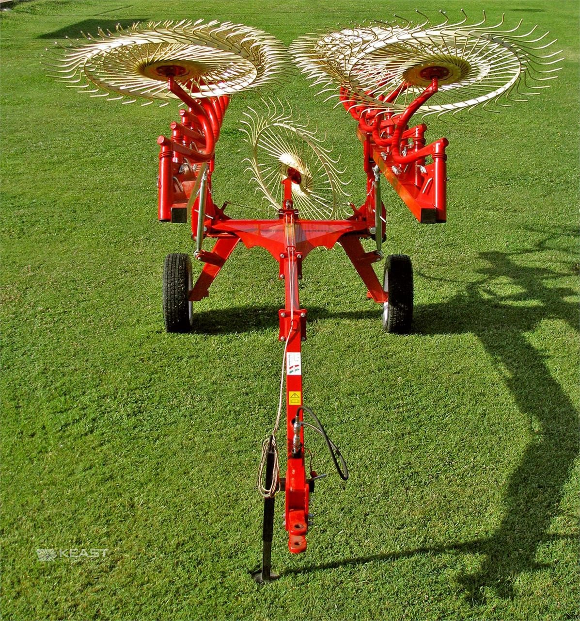 Early Bat Rake Farm King Bat Rake | RB-12 Model | Working Width 20' - 24' | Weight 1 ...