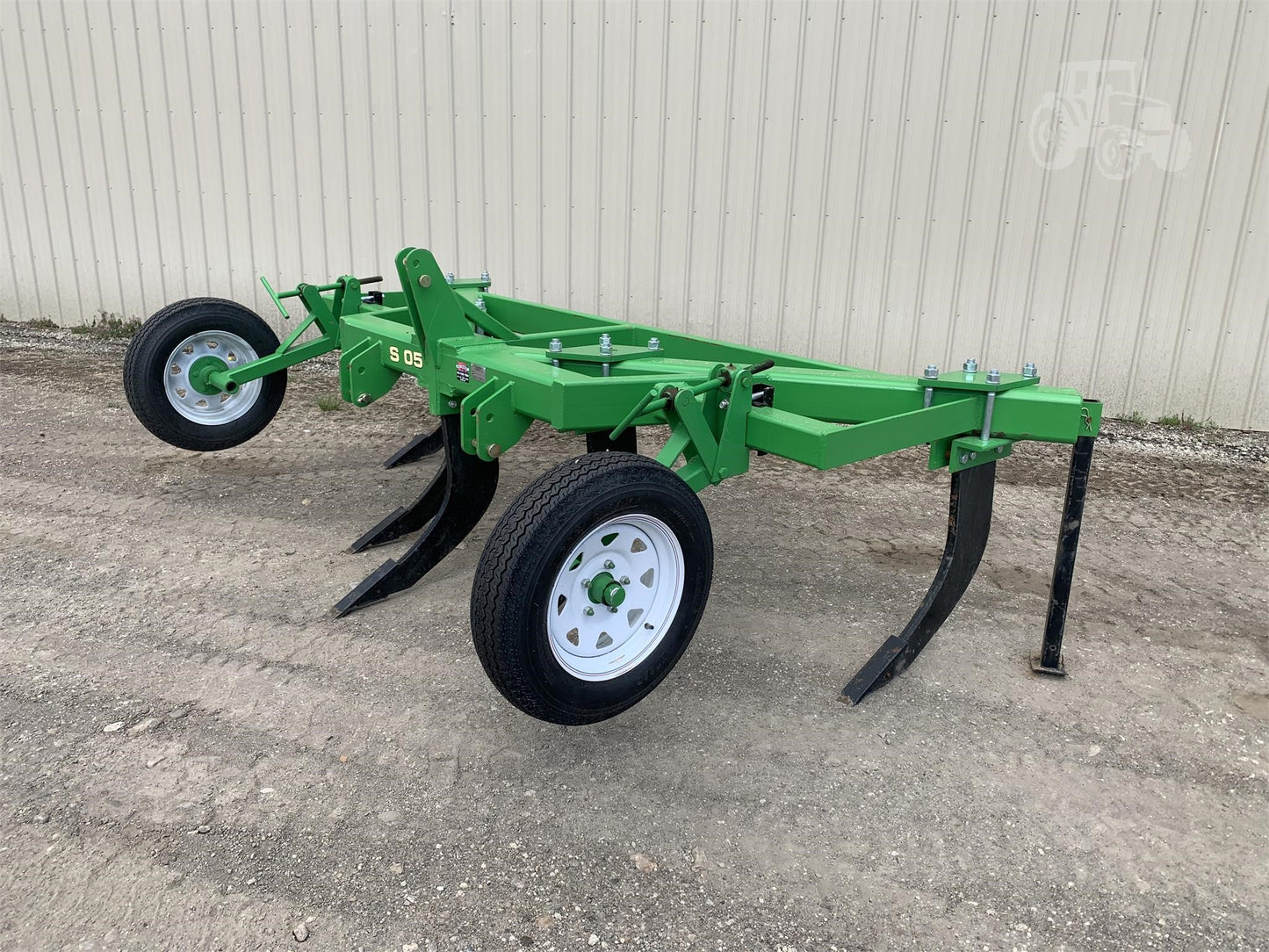 Industrias America 2024 Shank Ripper S05 5 with Gauge Wheels | 5 Shear | 3-Point Hitch For Tractor