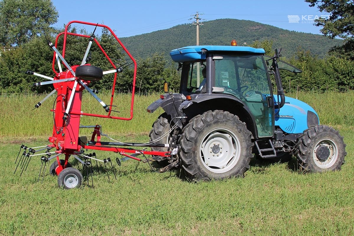 Farm King Tedder | RT-24 Model | Working Width 24' | Horsepower 30 HP | For Tractors