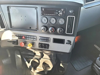 2020 Freightliner Cascadia 126 | Engine Detroit DD15 | Fuel Capacity 200 Gallon | Horsepower 505 HP | USED