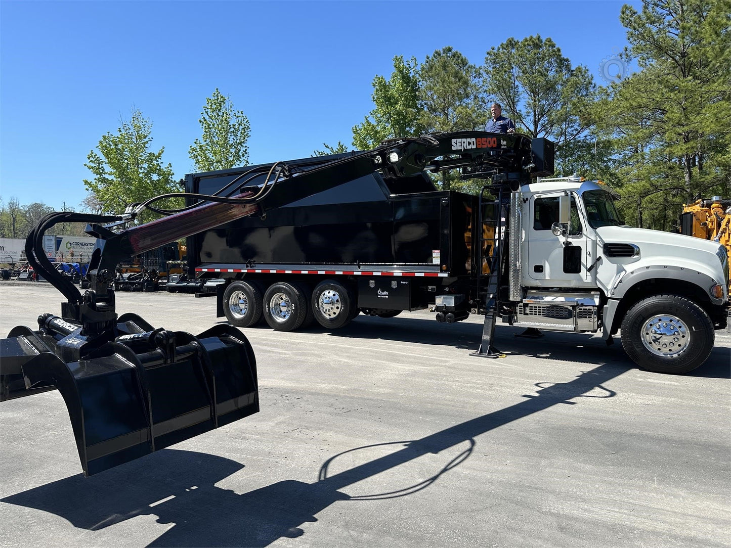 2025 MACK GRANITE 64FR | 445 HP | GRAPPLE TRUCK