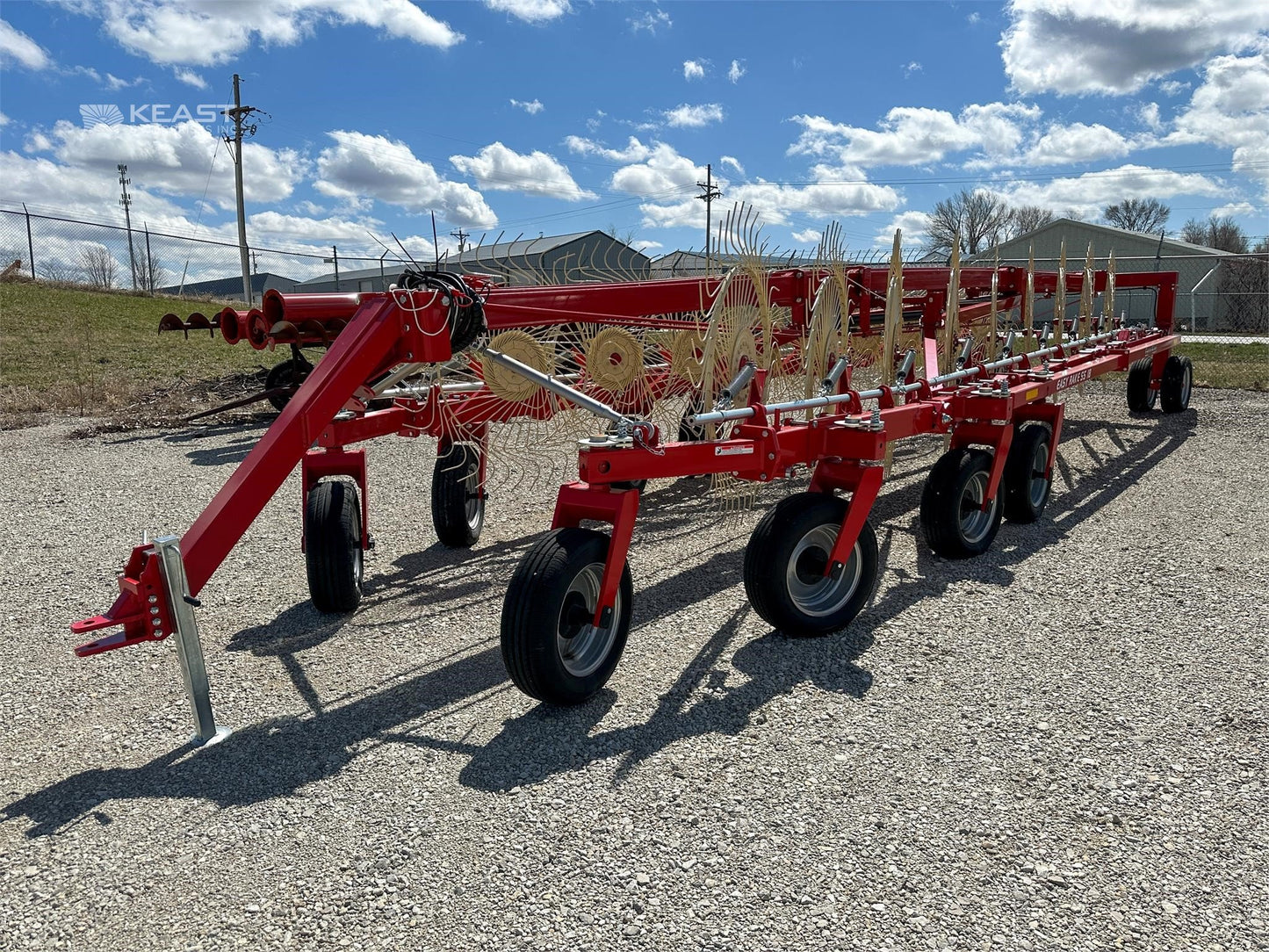 Farm King Easy Rakes Superstar | ERS-18 Model | Working width 35' | Weight 7,198 Lbs | For Tractors