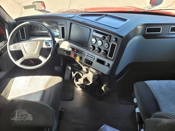 2020 Freightliner Cascadia 126 | Engine Detroit DD15 | Fuel Capacity 200 Gallon | Horsepower 505 HP | USED