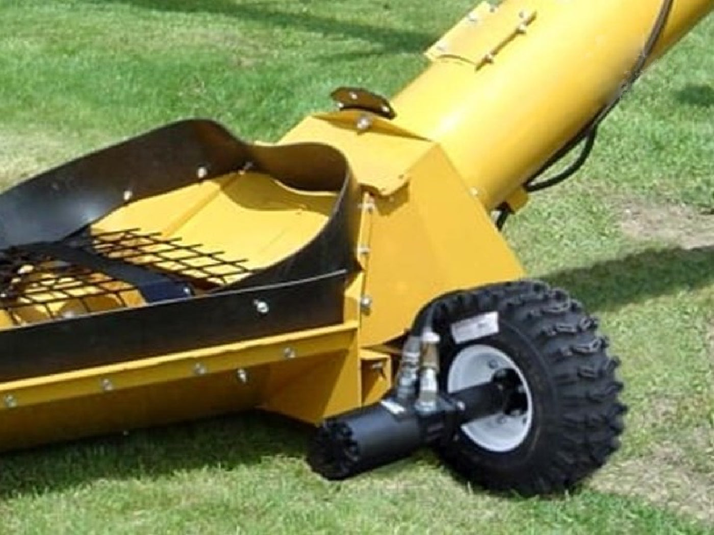 Sheyenne Manufacturing 1400 Series Swing Away Grain Auger | Model 1410 | Size 8"–10" | Length 60'–80' | High‑Capacity PTO | 50–60 HP | For Tractor