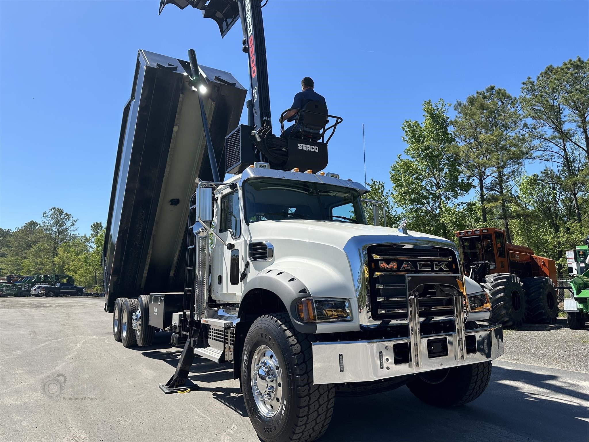 世界的に有名な Granite Model | Truck Grapple Mack 2025 64FR Engine | ロボット