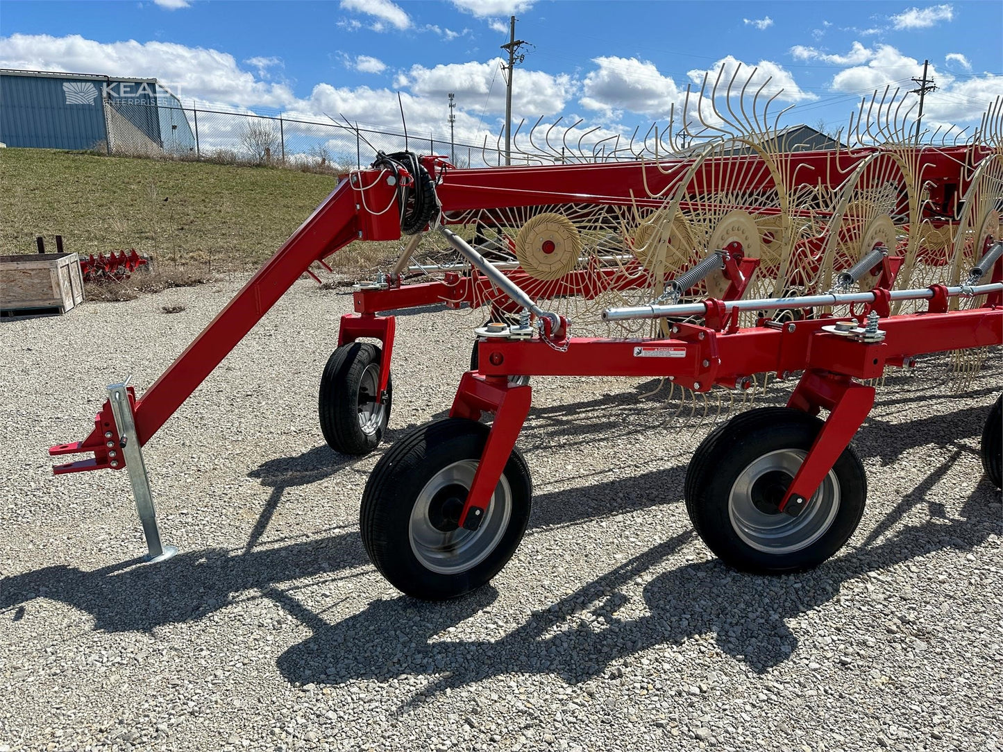 Farm King Easy Rakes Superstar | ERS-18 Model | Working width 35' | Weight 7,198 Lbs | For Tractors