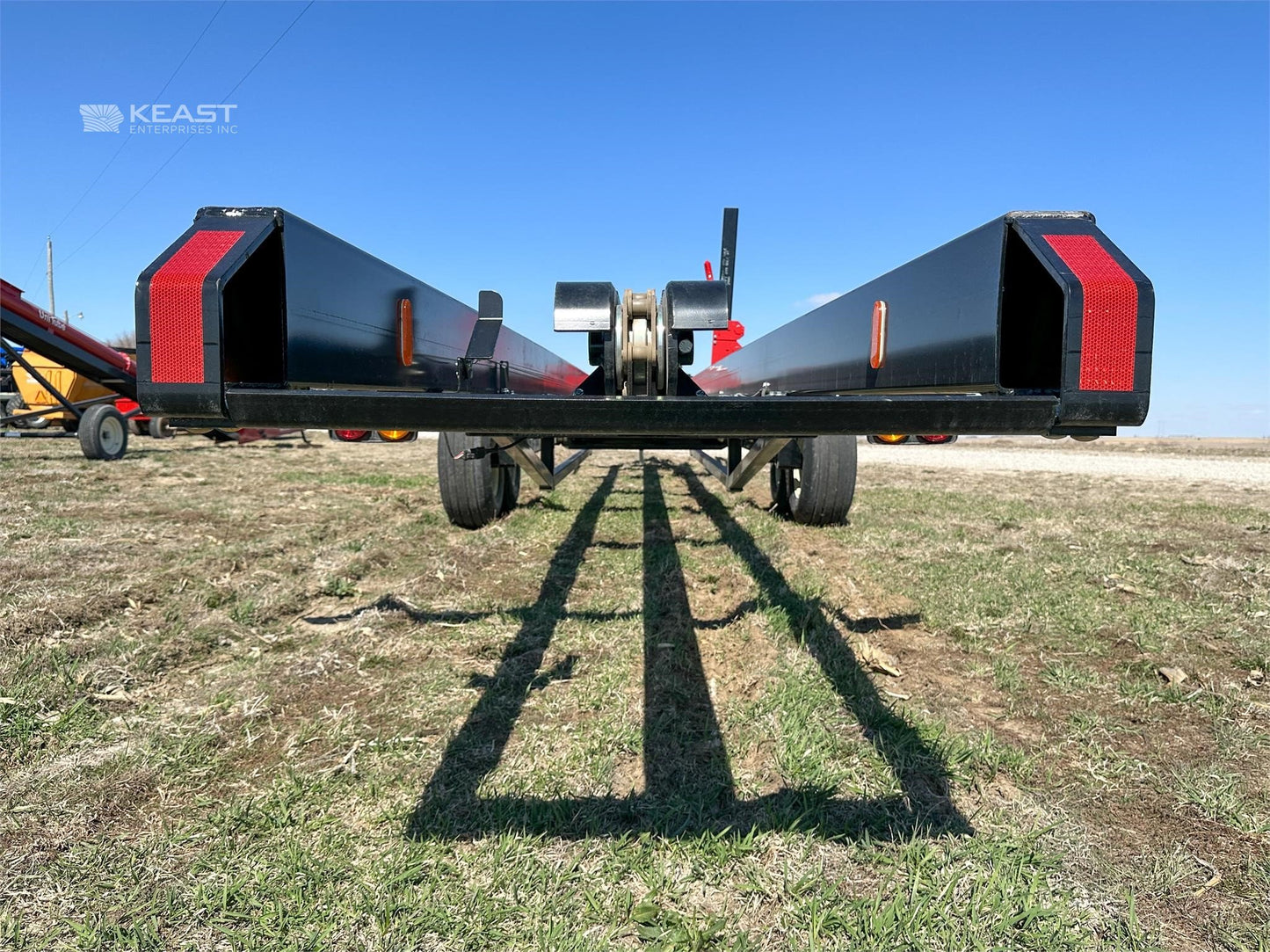 Farm King Round Bale Carrier | Model 1450 | Horsepower 60 HP | Maximum Speed 20 Mph | For Tractors