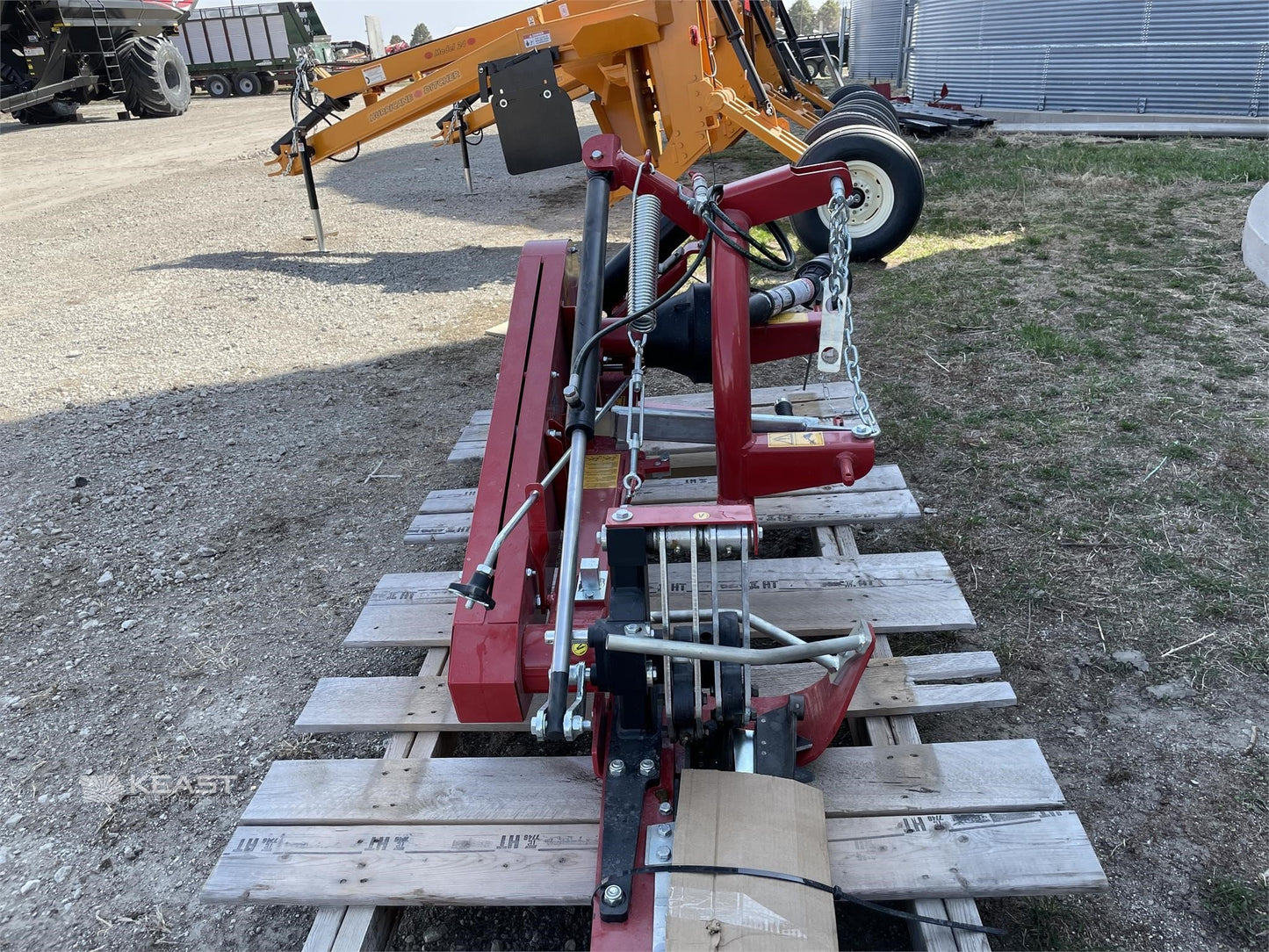 Farm King Hay and Forage Equipment | Model BFS-270H | Working Width 9' | Operating Range 90° To 45° | For Tractors