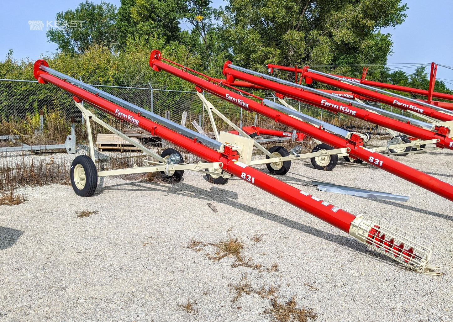 Farm King Conventional Auger | Model 831 | Tube Width 8" | Wheel track 6' 0" | Electric Horsepower 9 HP | For Tractors