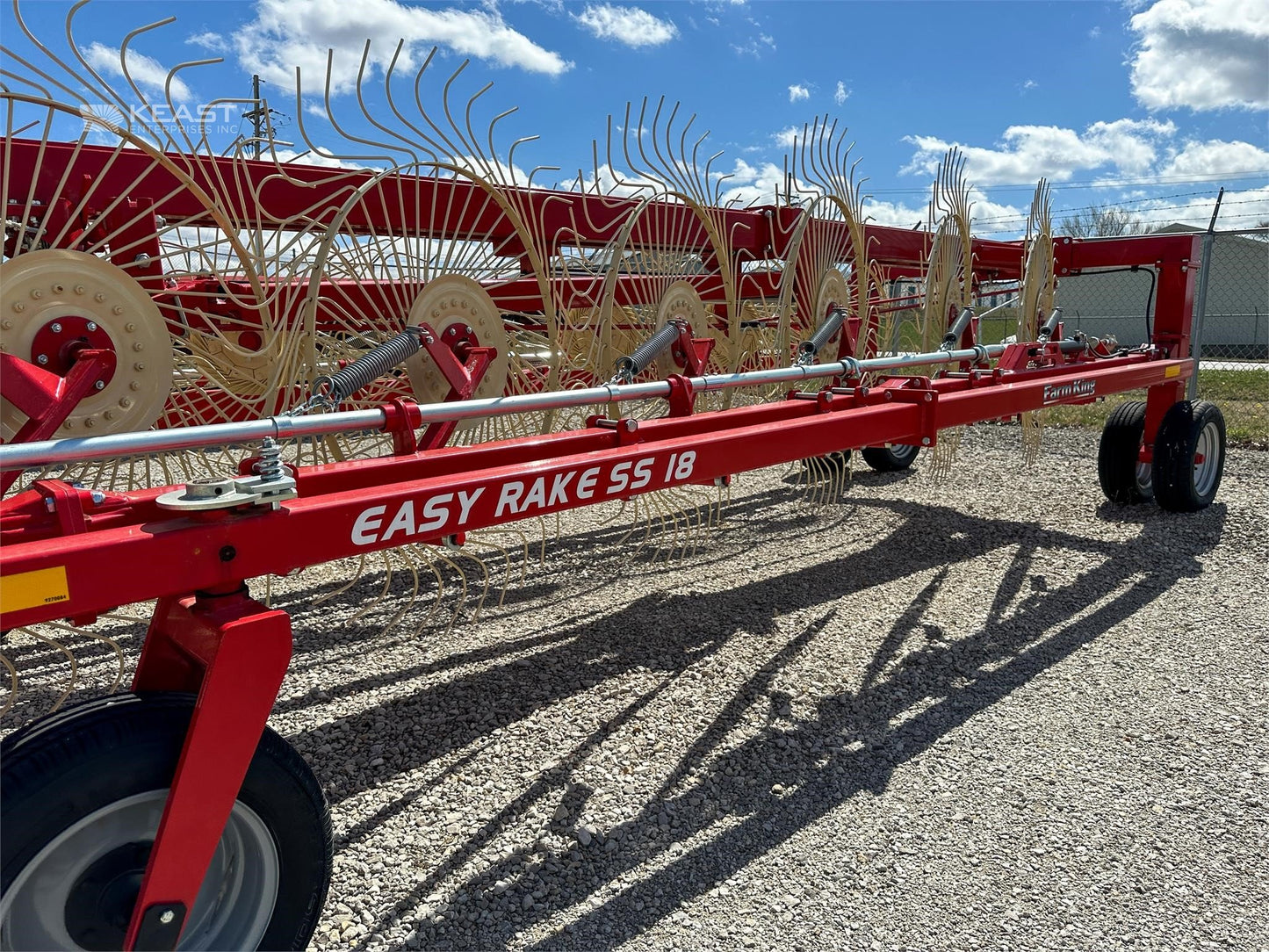 Farm King Easy Rakes Superstar | ERS-18 Model | Working width 35' | Weight 7,198 Lbs | For Tractors